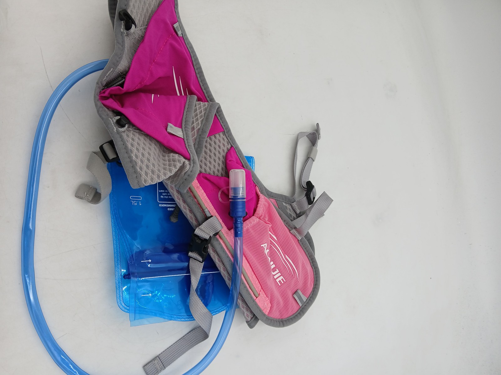 AONIJIE Hydration Backpack Vest Womens One Size 1.5L Pink Lightweight Running