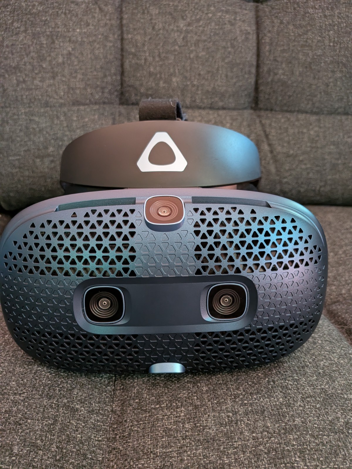 HTC VIVE Cosmos Elite VR Virtual Reality PC Headset - No Headphones, No Cord