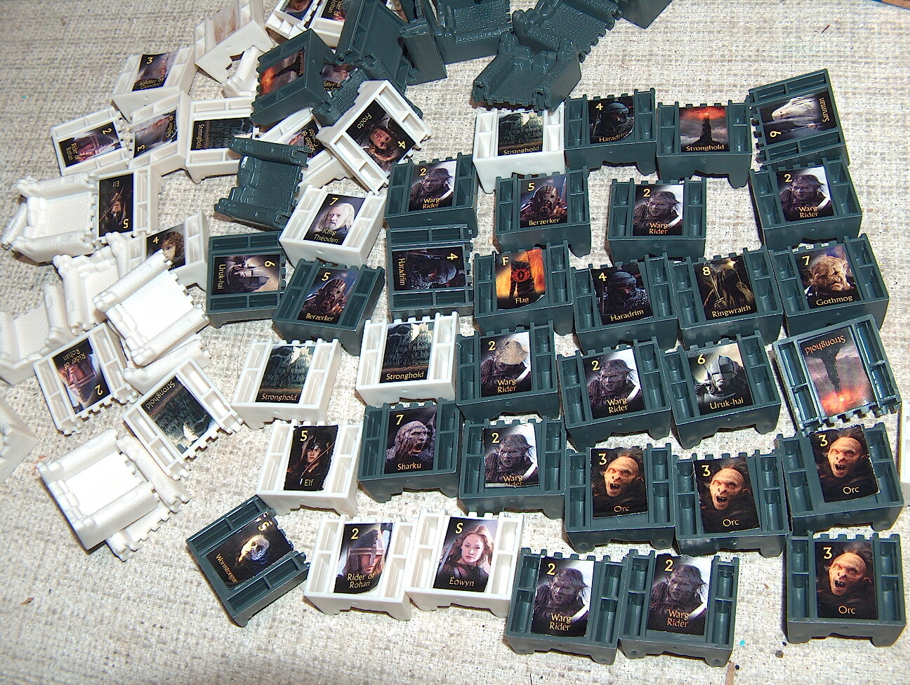 Stratego  Lord of the Rings Trilogy Edition Board Game Pieces Parts  U PICK