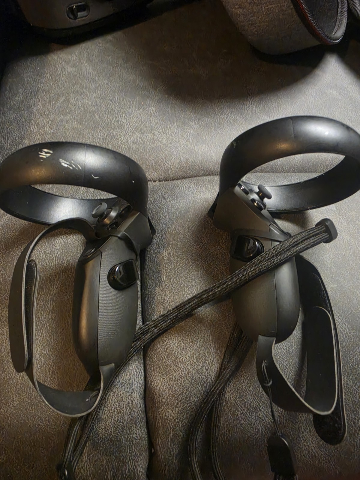 Oculus Quest 1 128GB With Both Controllers And Case