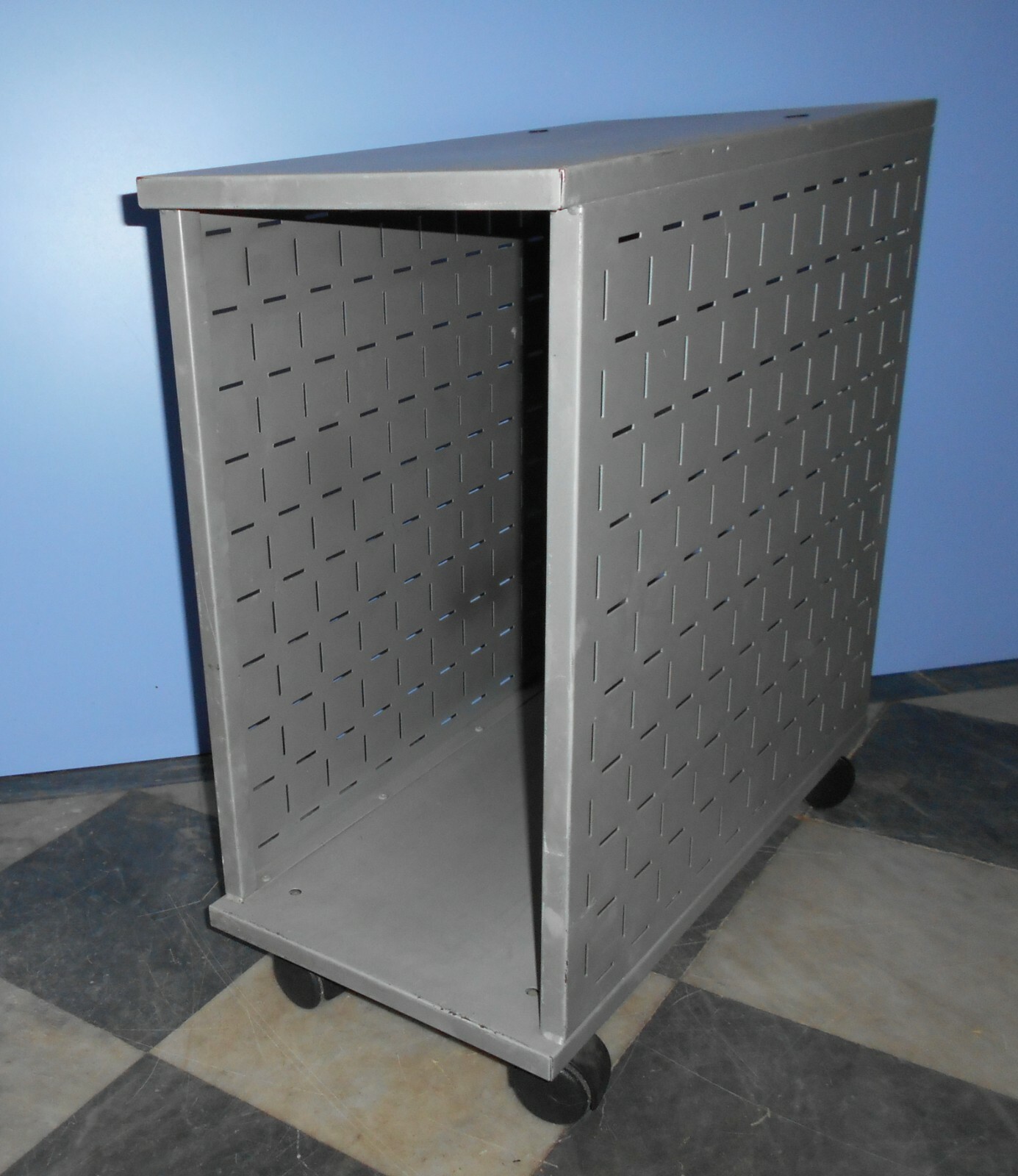 COMPUTER TROLLEY PC DESKTOP CASE METAL GREY WITH OFFICE WHEELS