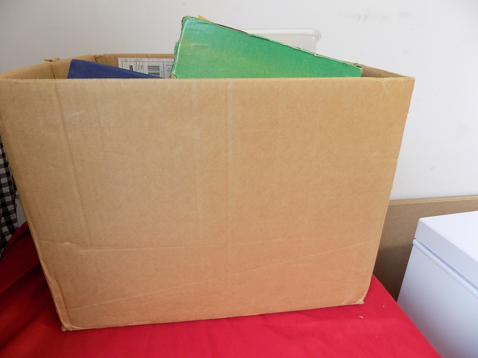 WORLD STAMPS GLORY BOX   ALBUMS/STOCKBOOKS/LOOSE ETC IN 11kg BOX