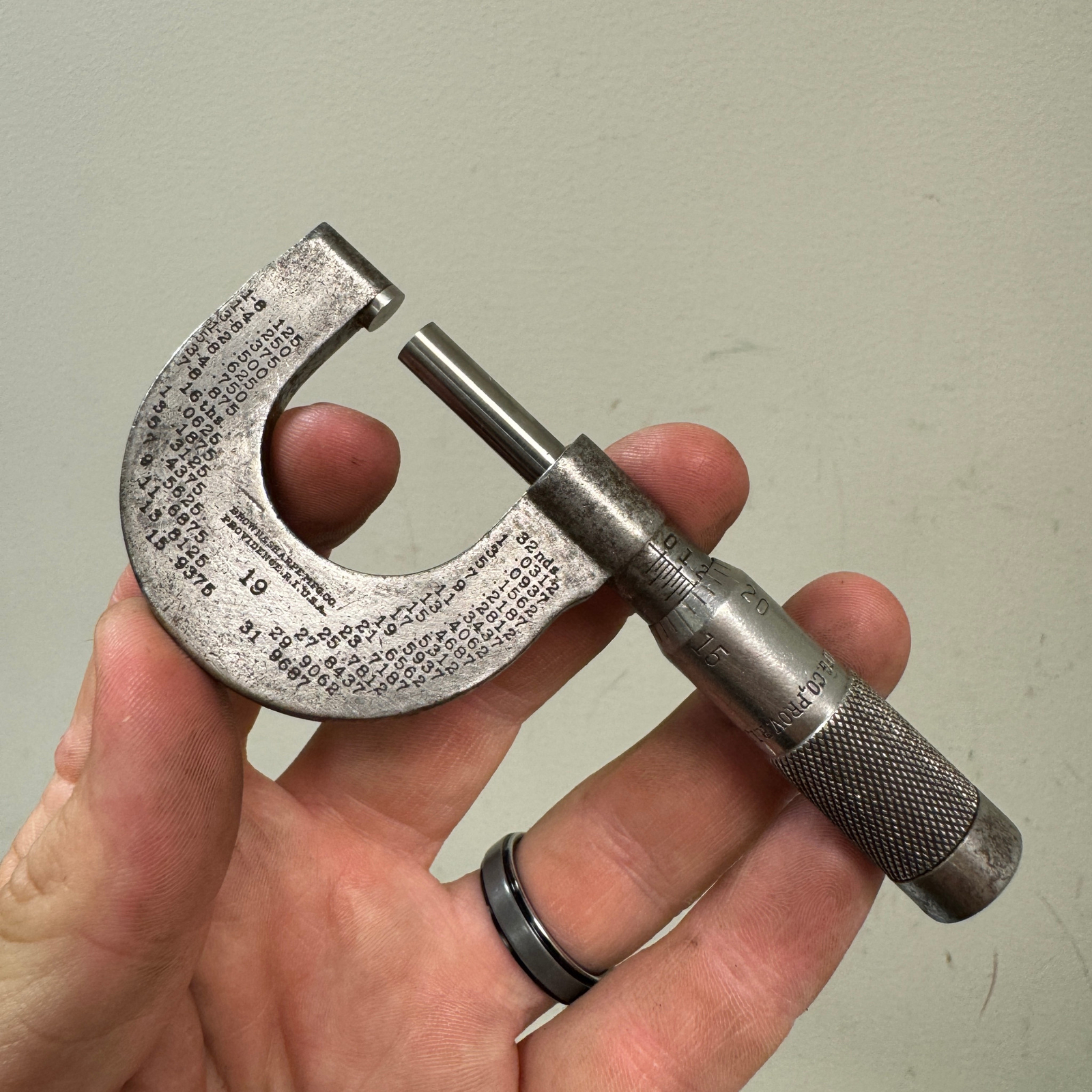 Brown & Sharpe Outside Micrometer 0-1 inch No. 19 - Machinist Tool
