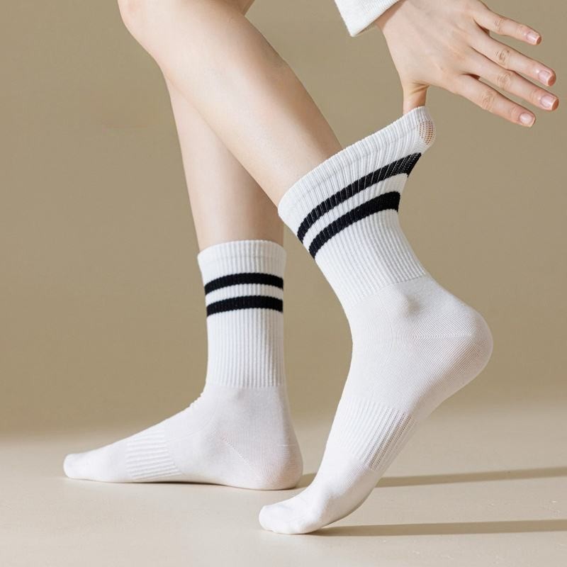 6 Pairs Women Crew Socks Cotton Soft Comfortable Size M – Random Colors