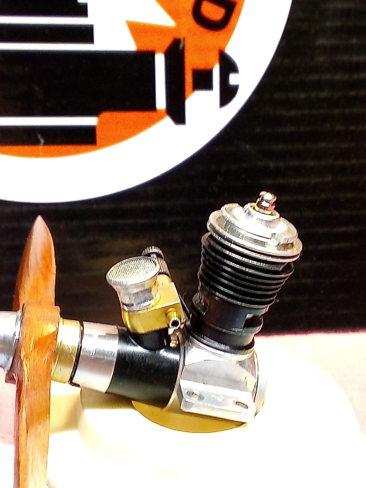 Vintage COX Tee-Dee 051 Model Engine & Fuel Tank Mount w/ Prop - #005