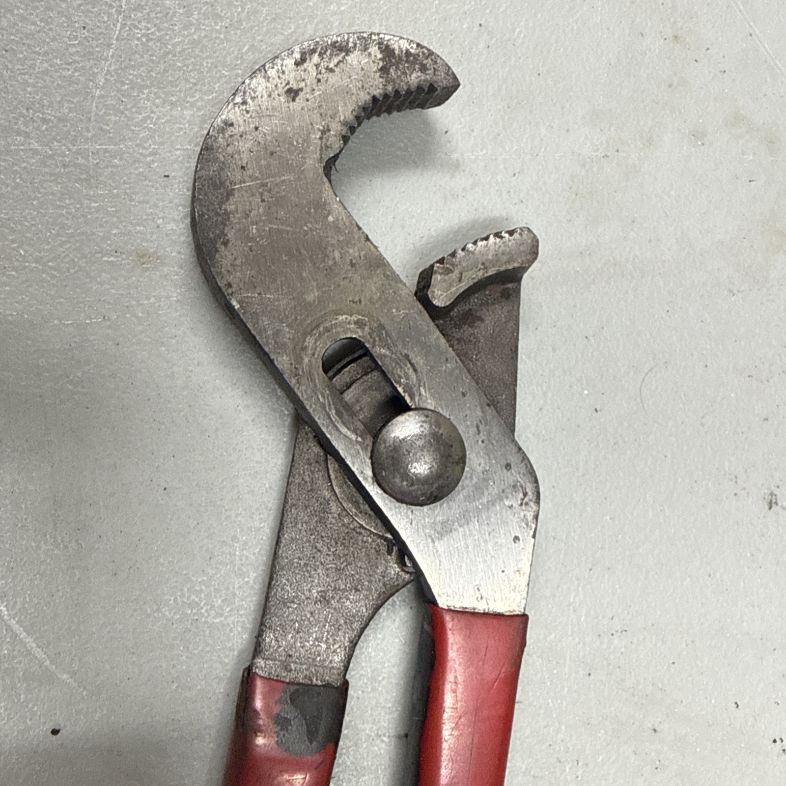 Vintage Mac tools M410G Battery Pliers