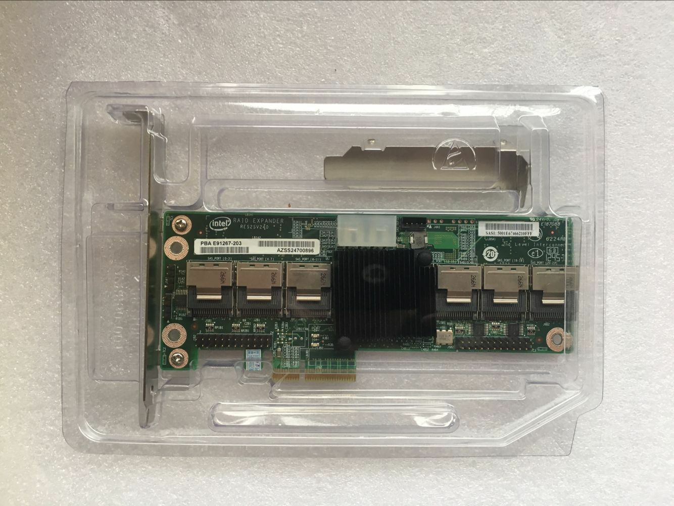 Intel Expander for HDD SSD RES2SV240 PCIe x8 6G SAS SATA 24 Port E91267-203