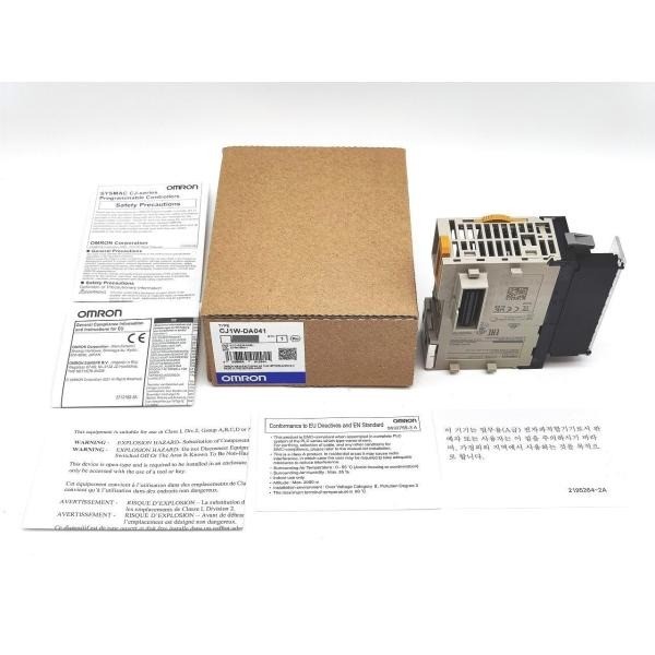 OMRON CJ1W-ID261 PLC Input Module New with Box Damage