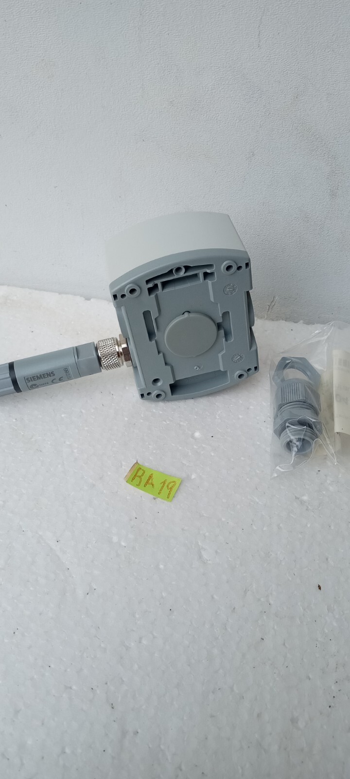 SIEMENS QFA3171 ROOM TEMPERATURE AND HUMIDITY SENSOR