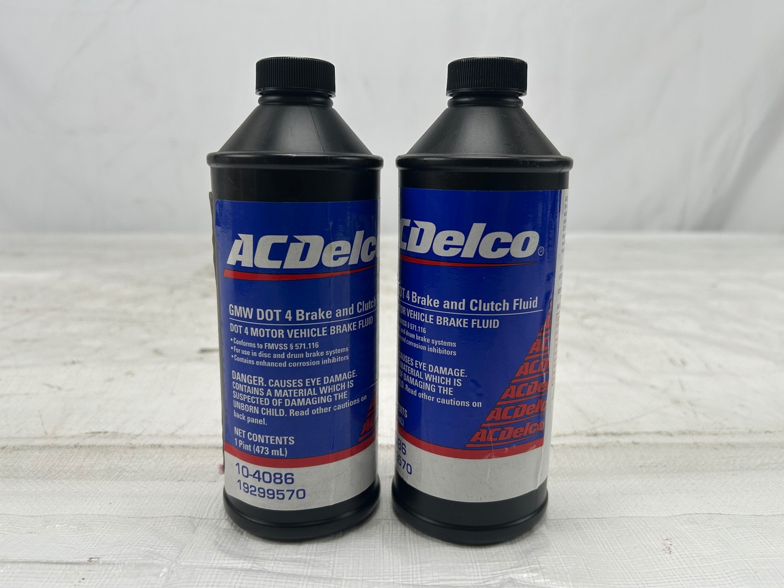 NEW OEM Clutch & Brake Fluid DOT 4 CHEVROLET GMC CADILLAC BL4 x2 19299570