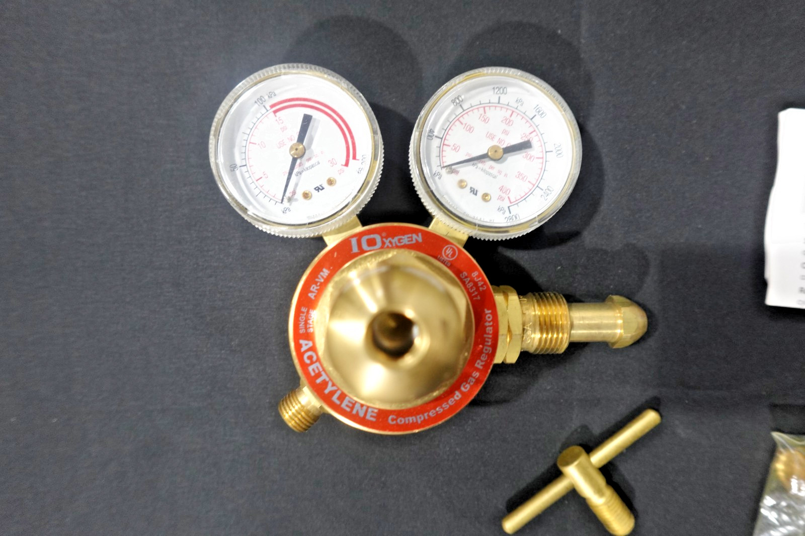 IOxygen GAS regulator and flow gauge