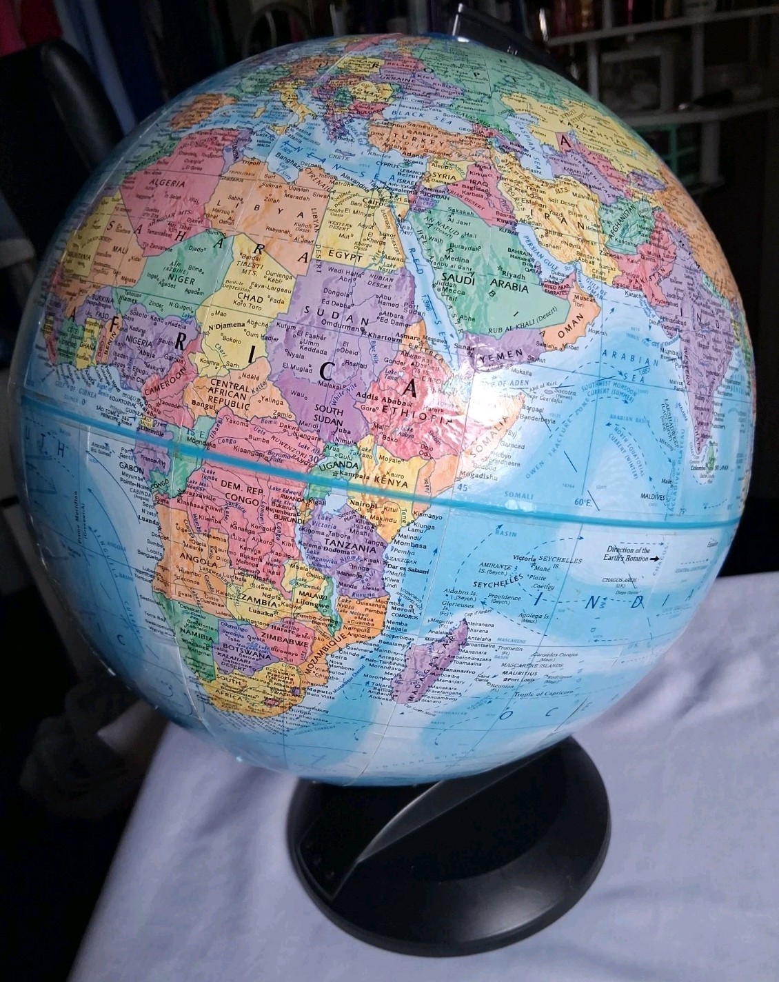 GlobeMaster 12" Tabletop Rotating Multicolor World Globe *see aging As Is*