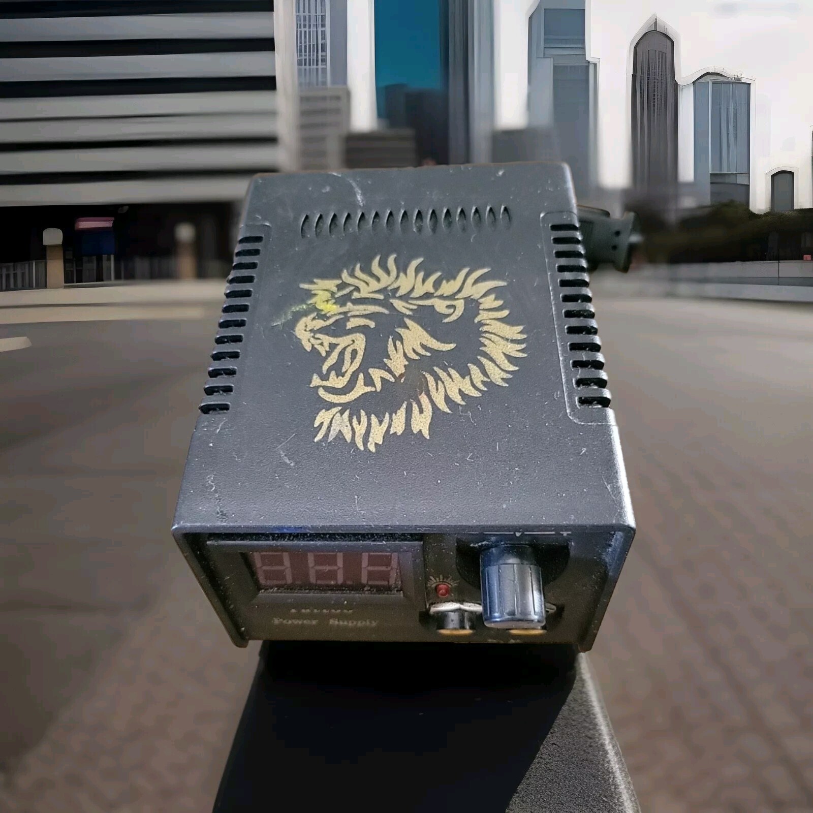 Lion Head Digital LCD Tattoo Power Supply - Professional Dual Voltage - TESTED