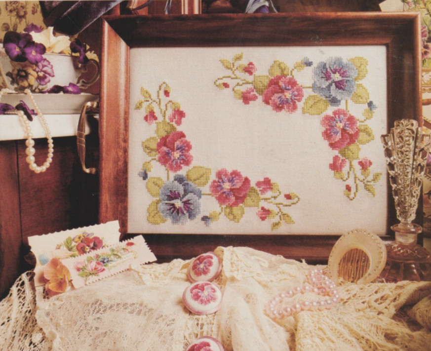 Pansy - Pansies - Flowers - Corner* CROSS STITCH PATTERN from Magazine * 105x151