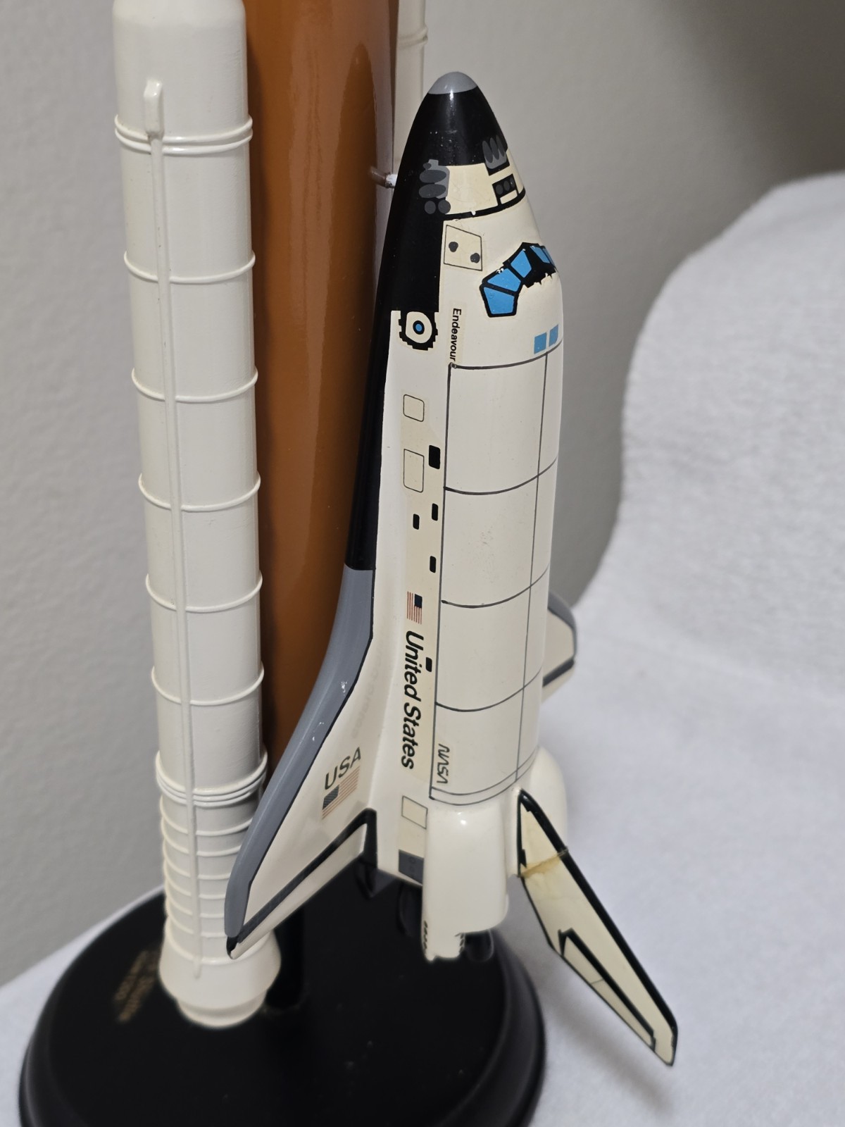 VTG Space Shuttle Endeavour Full Stack 1/200 Scale Desktop Display Model READ