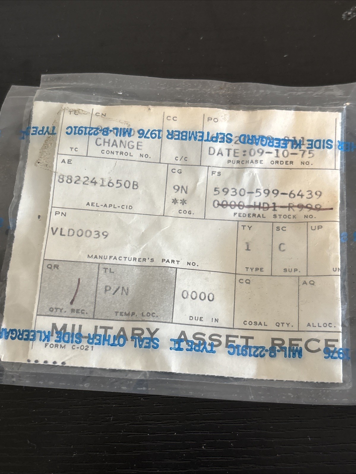 snap-action micro switch with a lever actuator. PN VLD0039