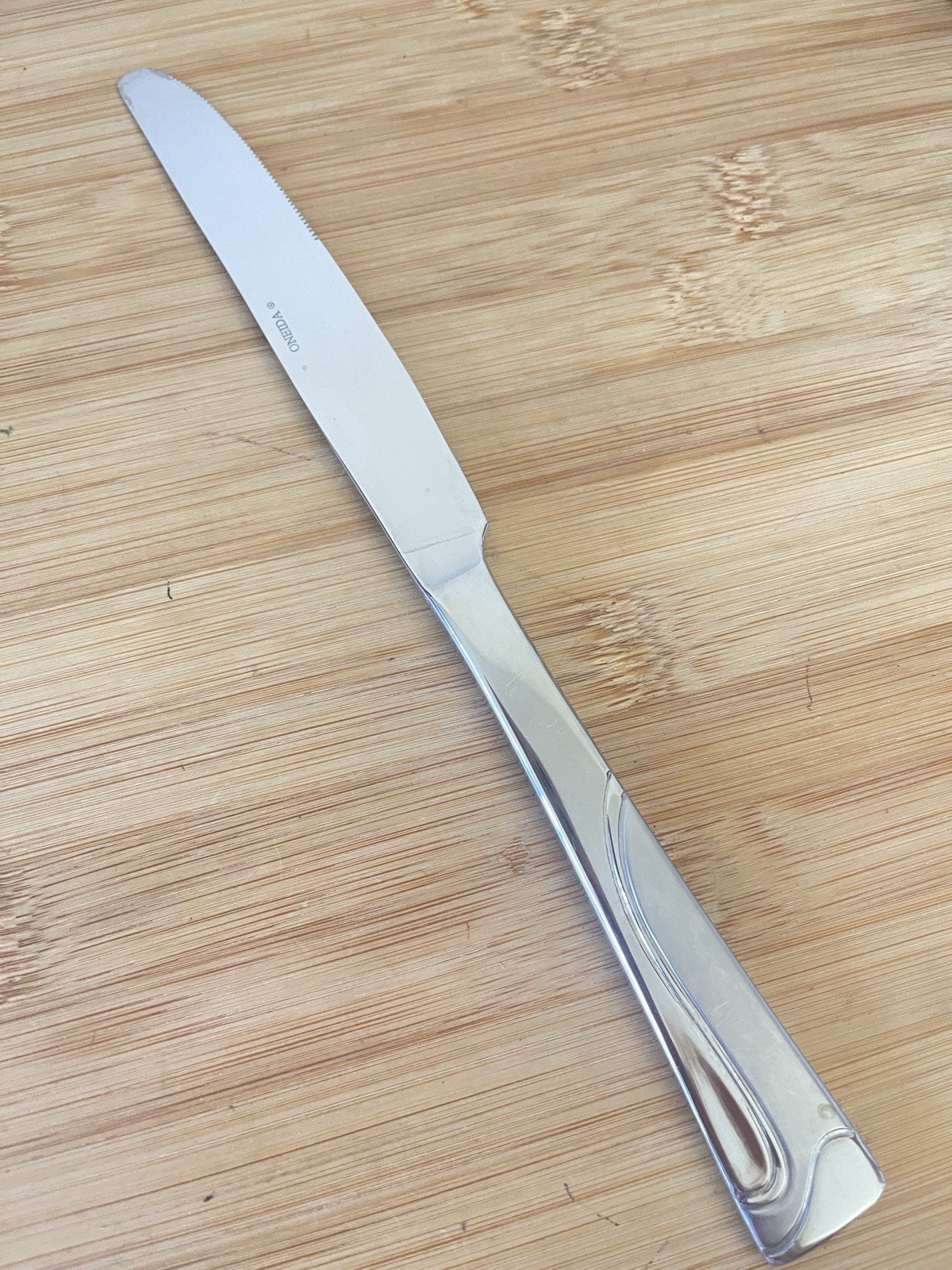 Oneida LAVA Stainless Glossy Frosty Swirl SERRATED DINNER KNIFE 9.5"