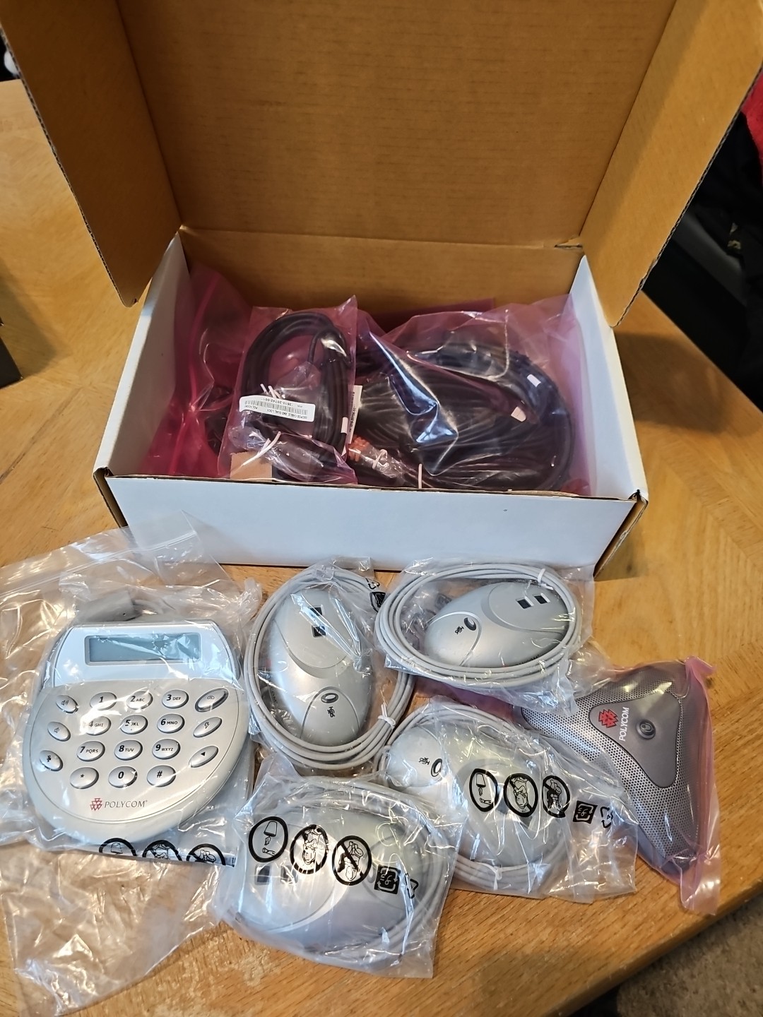 Brand New Polycom 2215-20708-001 Accessory Box Visual Concert VSX