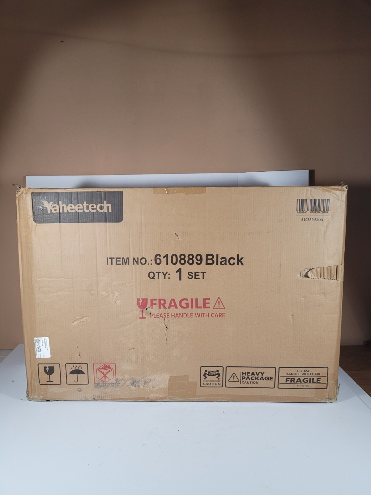 Brand New Yaheetech 610889 Massage Table - Black Ships Free