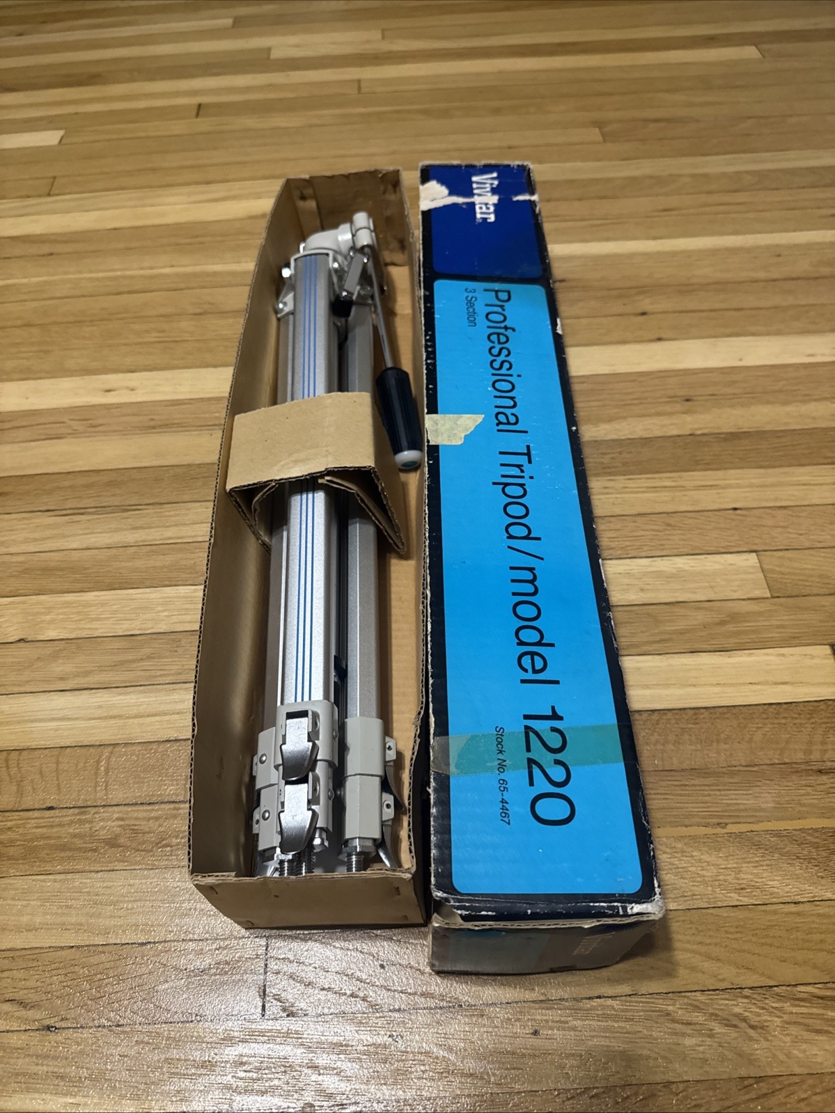 Vintage Vivitar Professional Tripod Model 1220 In Original Box Made In Japan