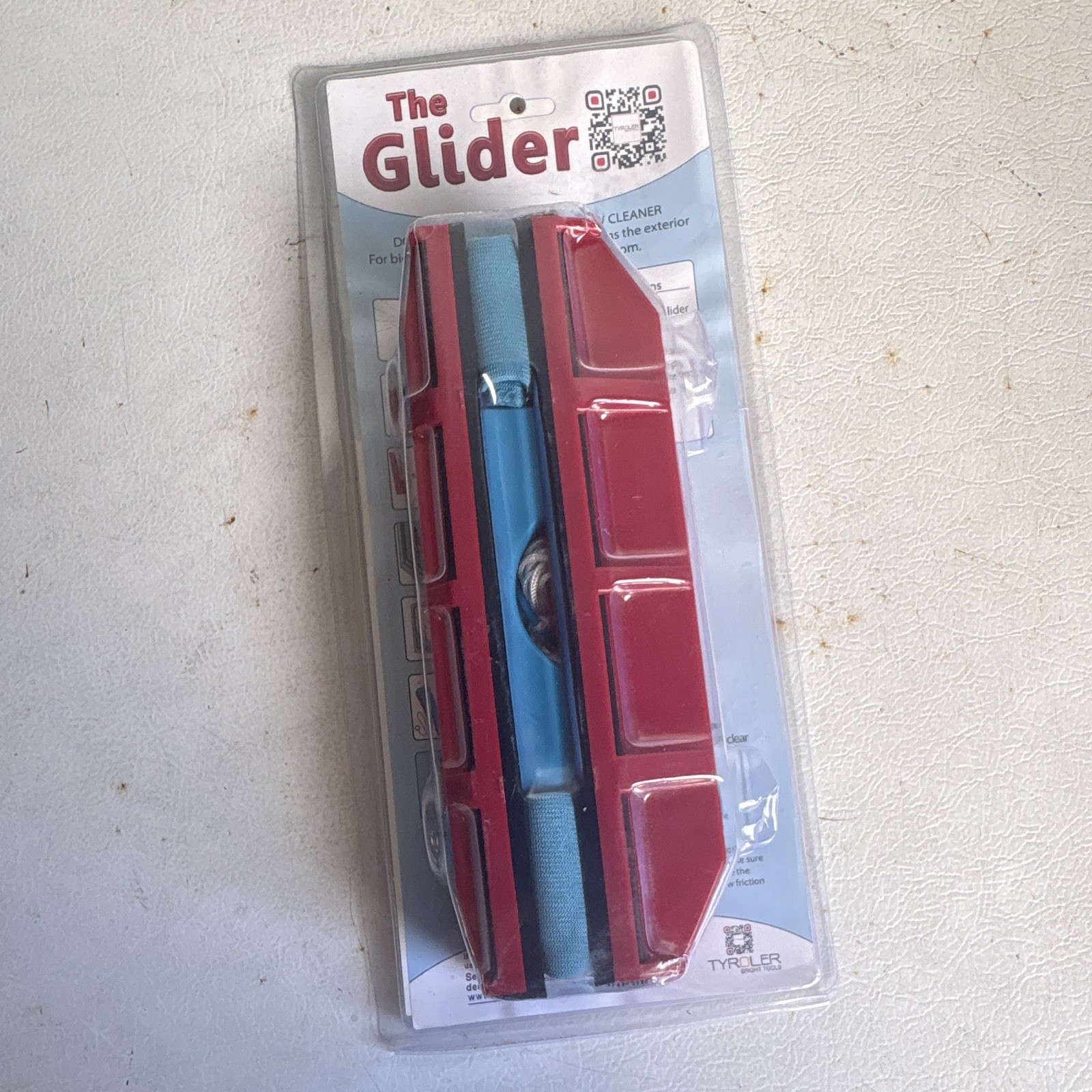 TYROLER The Glider Double-Sided Magnetic Window Cleaner, Red/Blue
