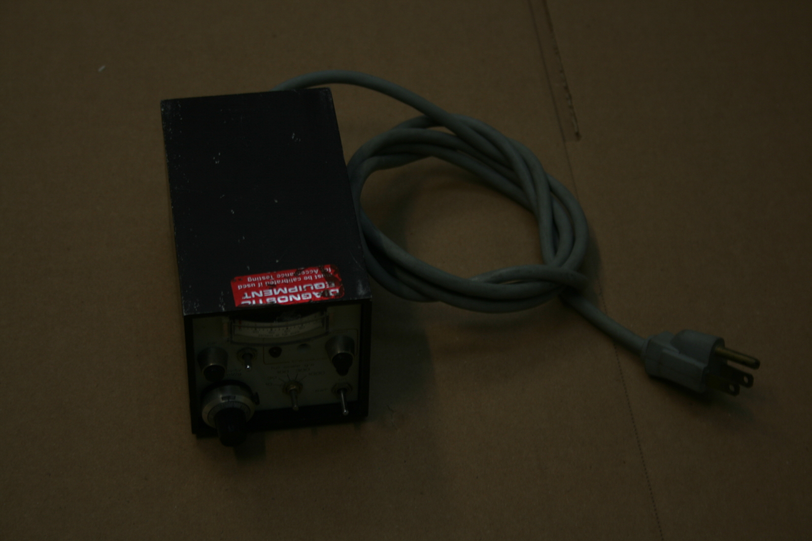 Endevco 4417 signal conditioner for piezoelectric transducer accelerometers