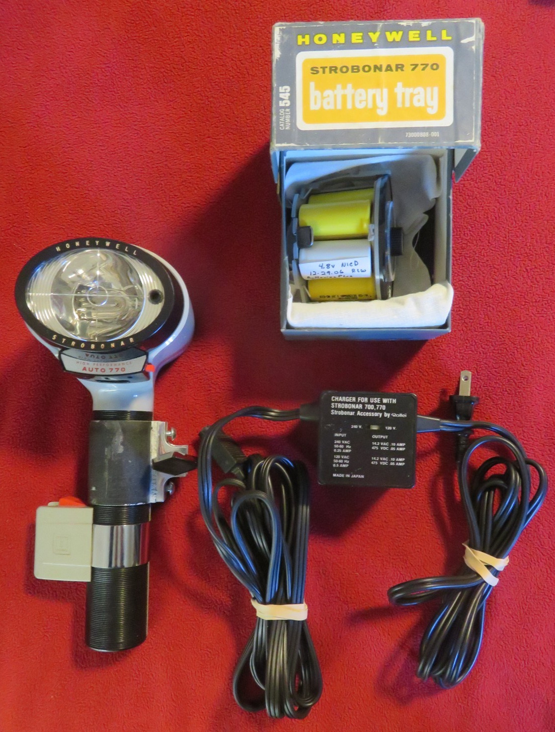 Vintage Honeywell Strobonar High Performance Auto 770 w/ Battery Tray & Charger