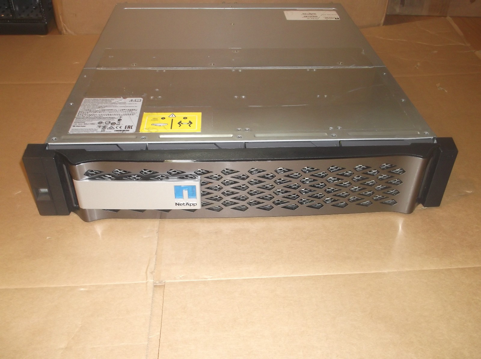 NetApp FAS2720A HA 2U Filer 12x 3.5" Bays 10GbE  16GB  FC 1TB NVMe Flash Cache