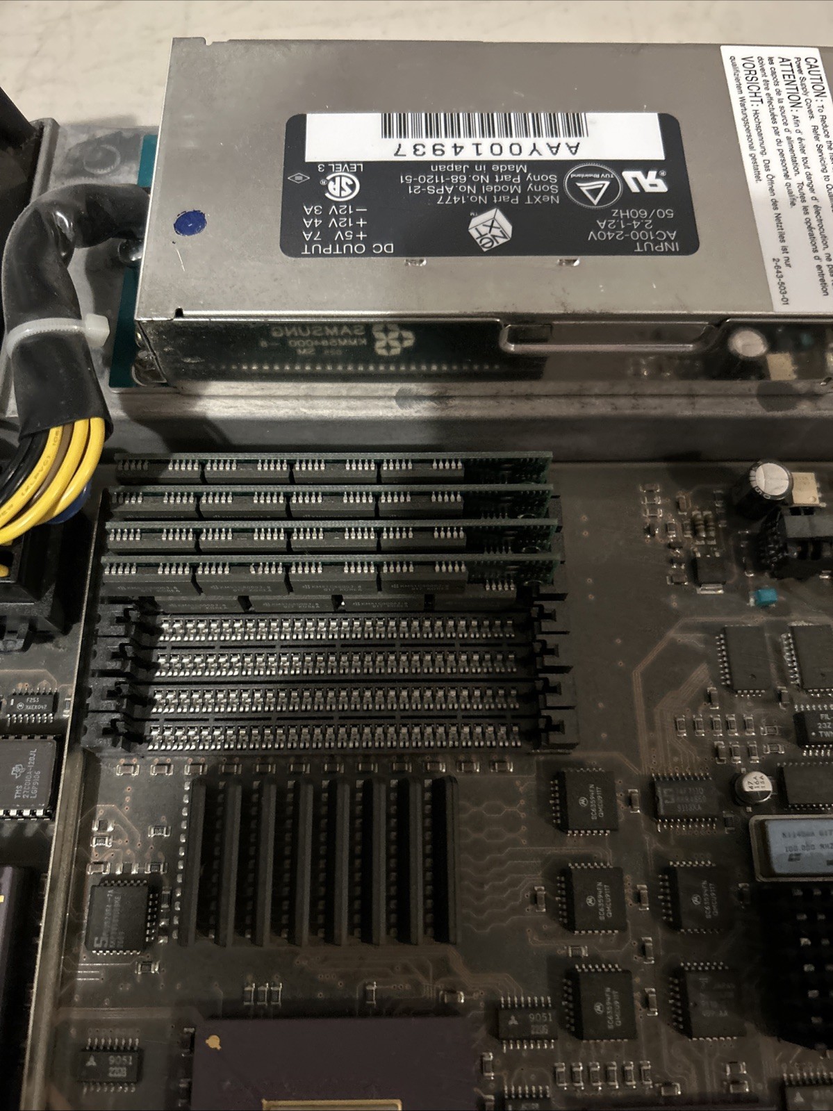 NeXT Computer NeXTstation Mono Model N1100 - Incomplete Powers Up - As Is Read