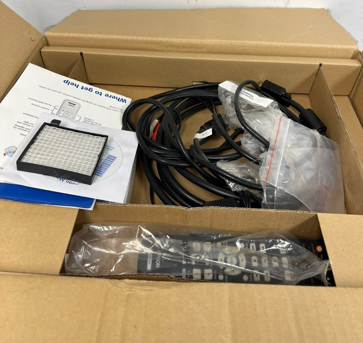 Epson MovieMate 60 LCD Projector Model H319A + Remote & Cables