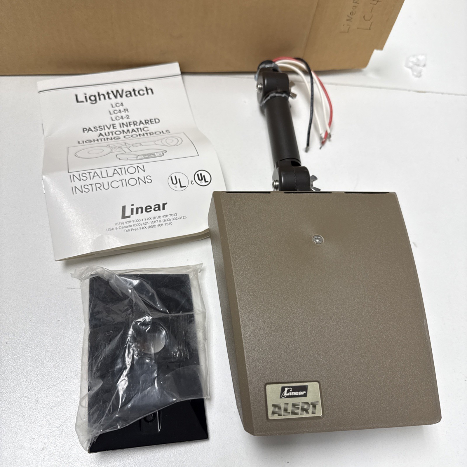 linear LC4 Passive Infrared Automatic Lighting Controls 120v 500watt max