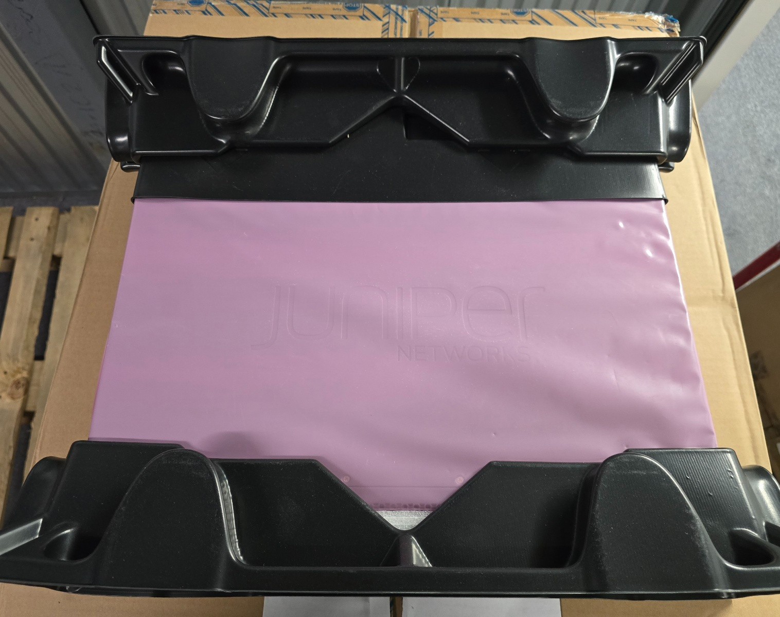 NFX250-S2: New/sealed Juniper Network Services Platform with accessories