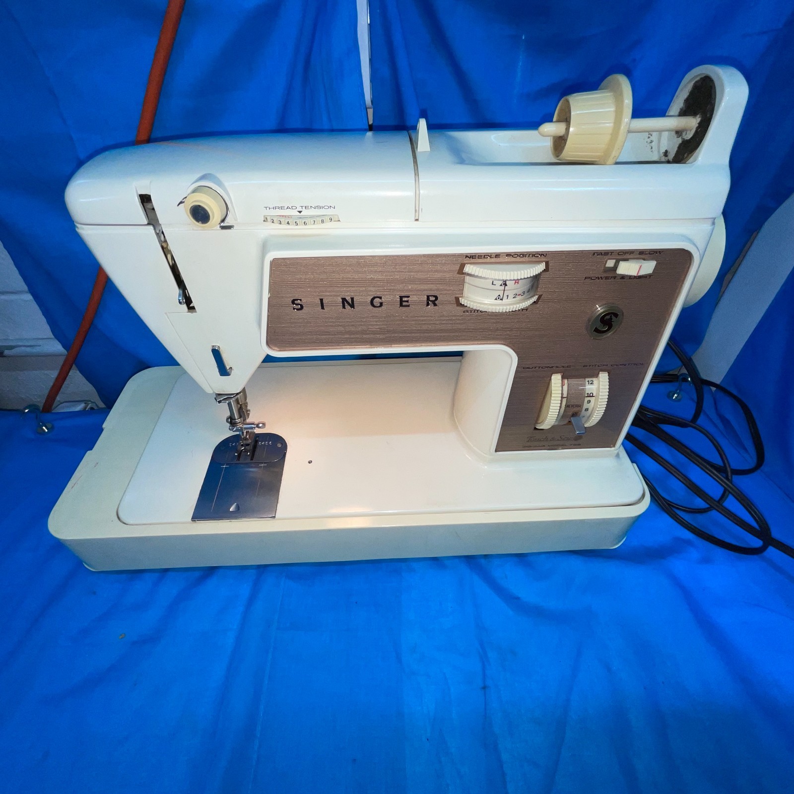 Singer Touch & Sew 758 Sewing Machine w/ Case, Foot Pedal, Cams – Tested Working