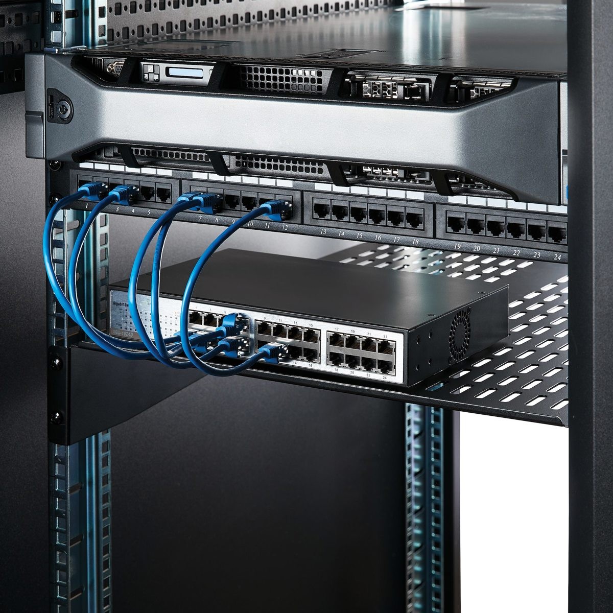StarTech 2U 22" Universal Vented Fixed Server Rack Mount Shelf