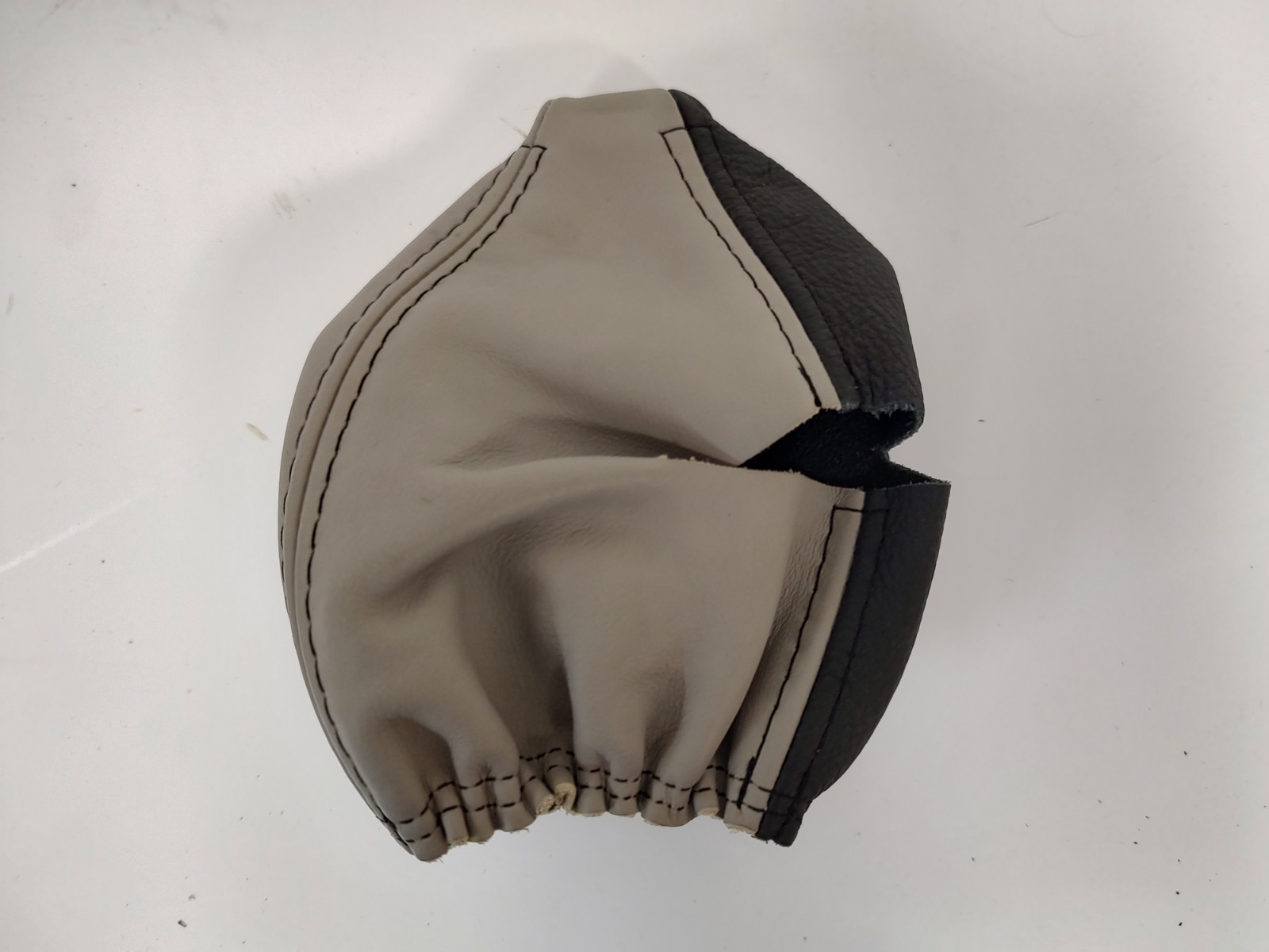 2005-13 C6 Corvette Automatic Shift Boot Black/Titanium Leather Black Stitch