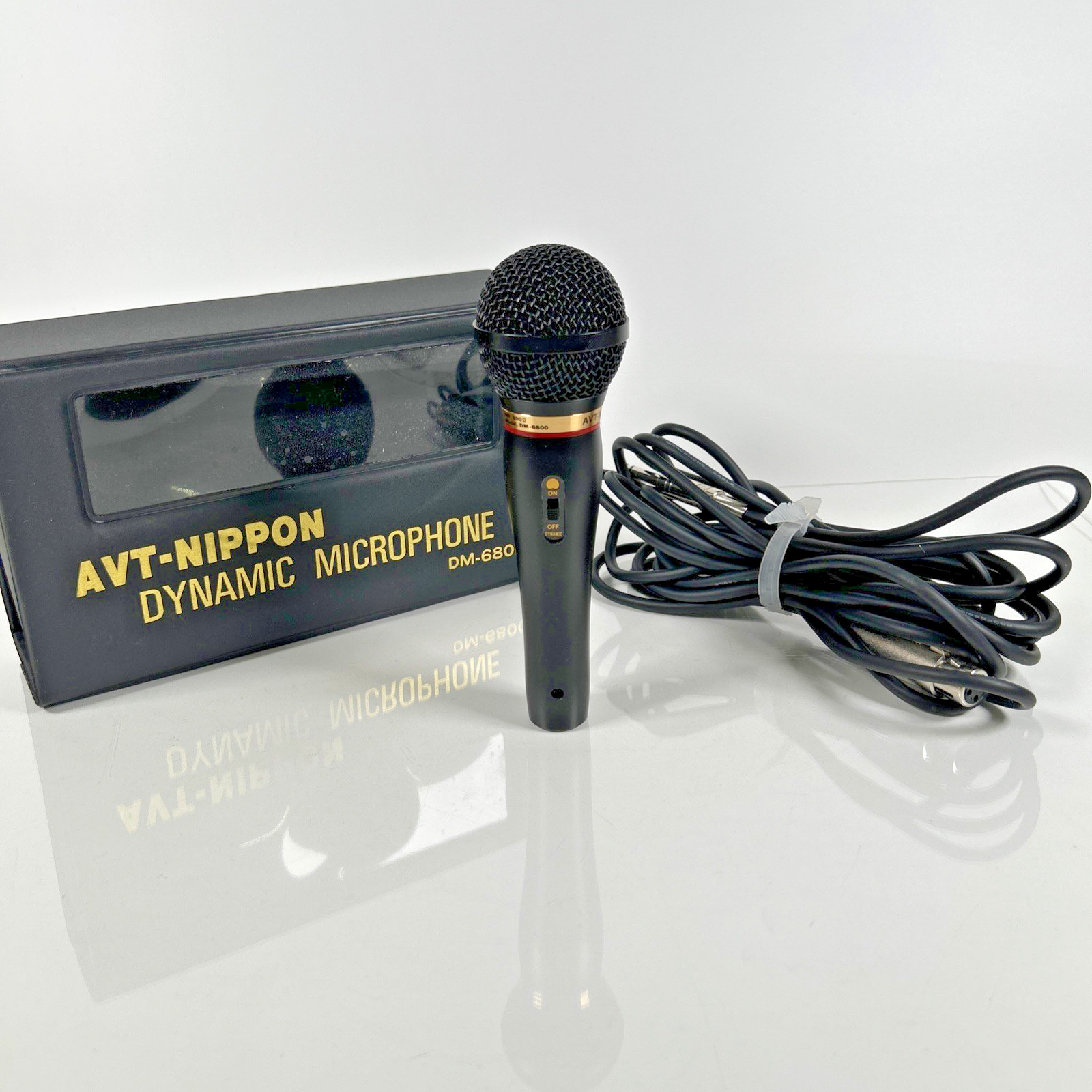 AVT-NIPPON DM-6800 UNI-Directional Dynamic PRO Karaoke Microphone 600ohm