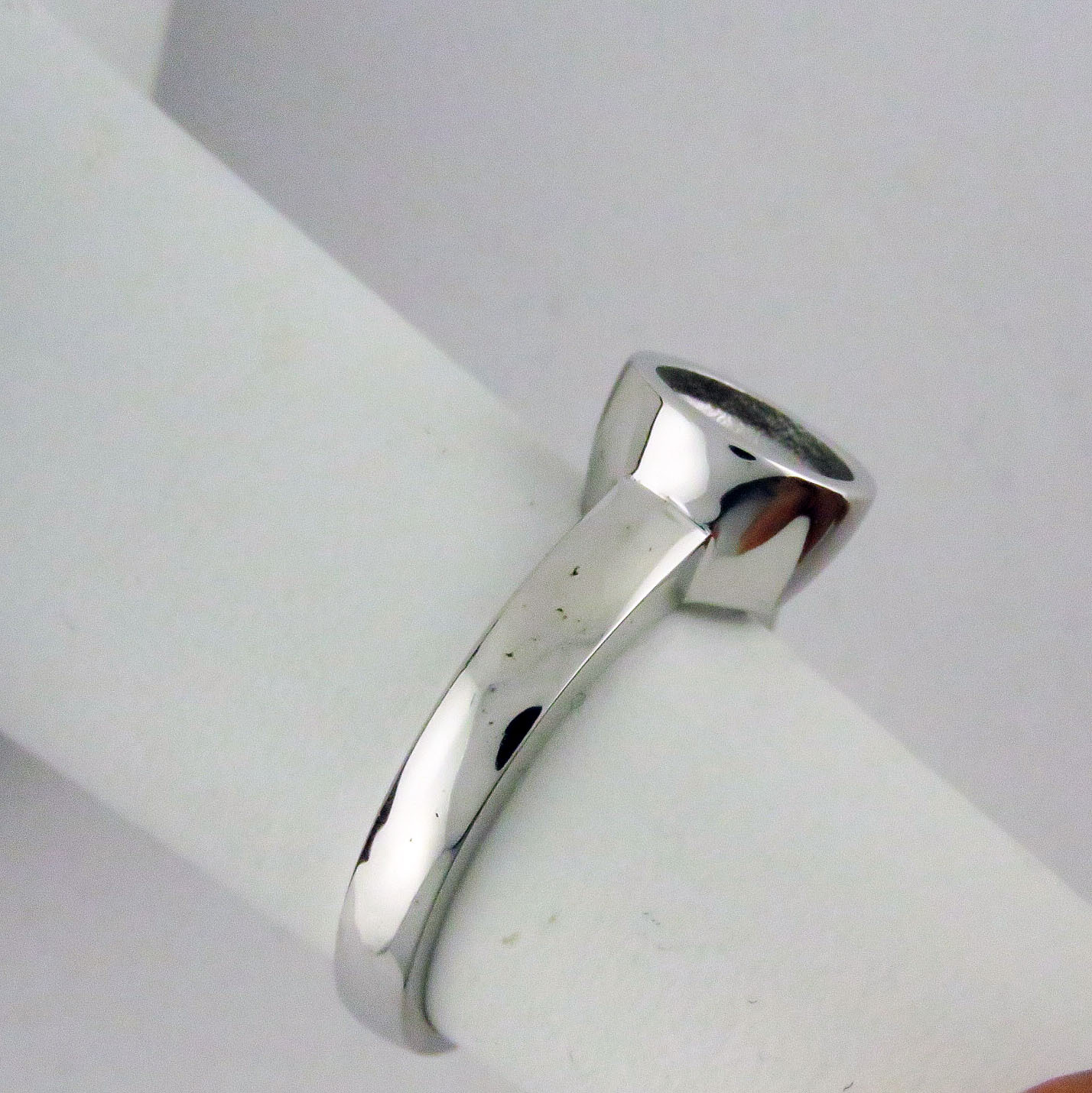 Full Bezel Ring For 1.5Carat 7.5mm Round Gem Stone 14k Solid white Gold