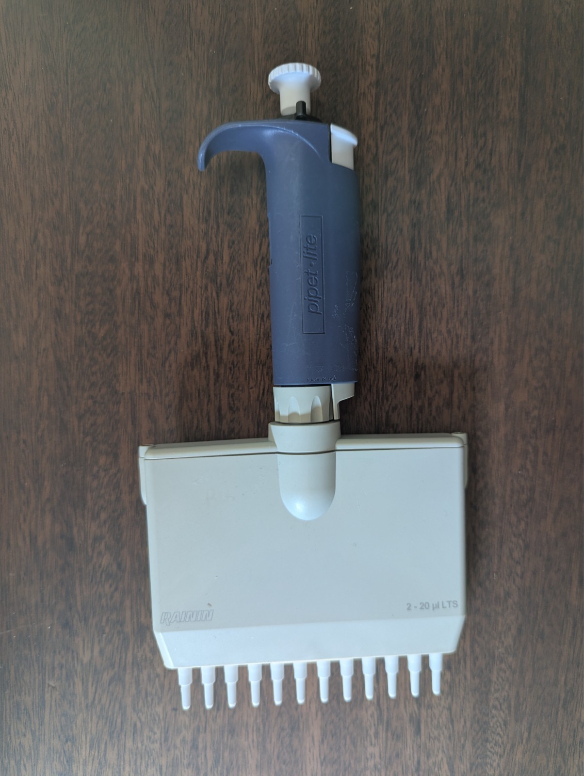Excellent Condition Rainin 12-Channel Pipette  (2-20 µL) - Ready for Your Lab!