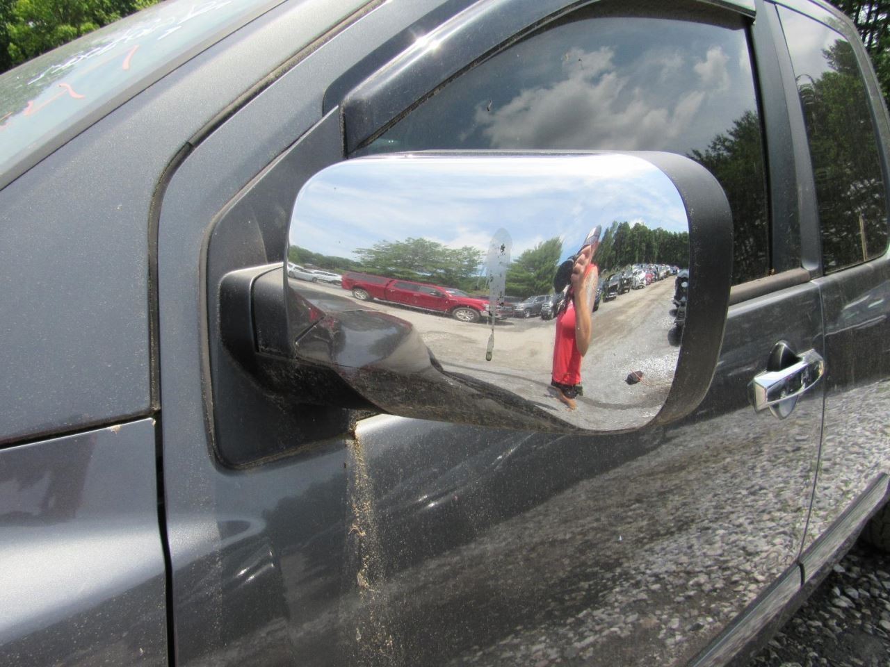 TITAN 2004 Glove Box 1055662