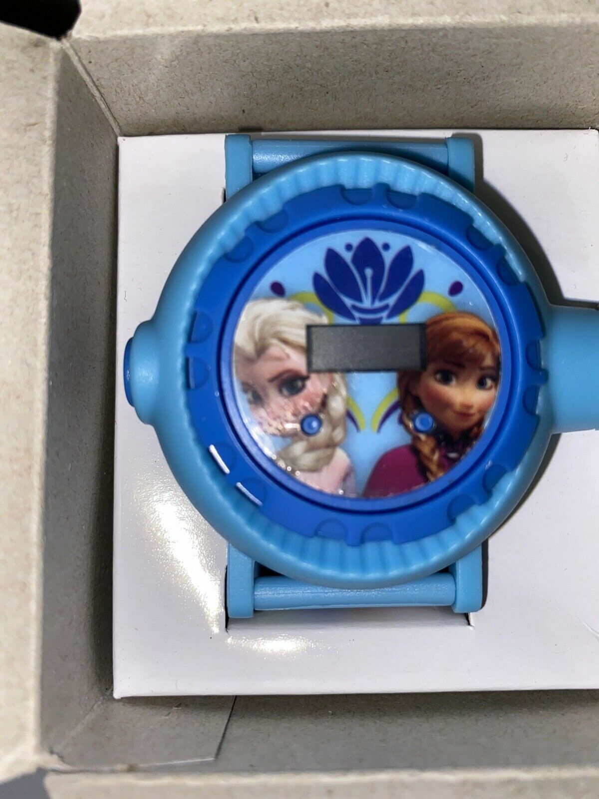Disney Frozen Projection Watch / Collectible 2014 -Avon