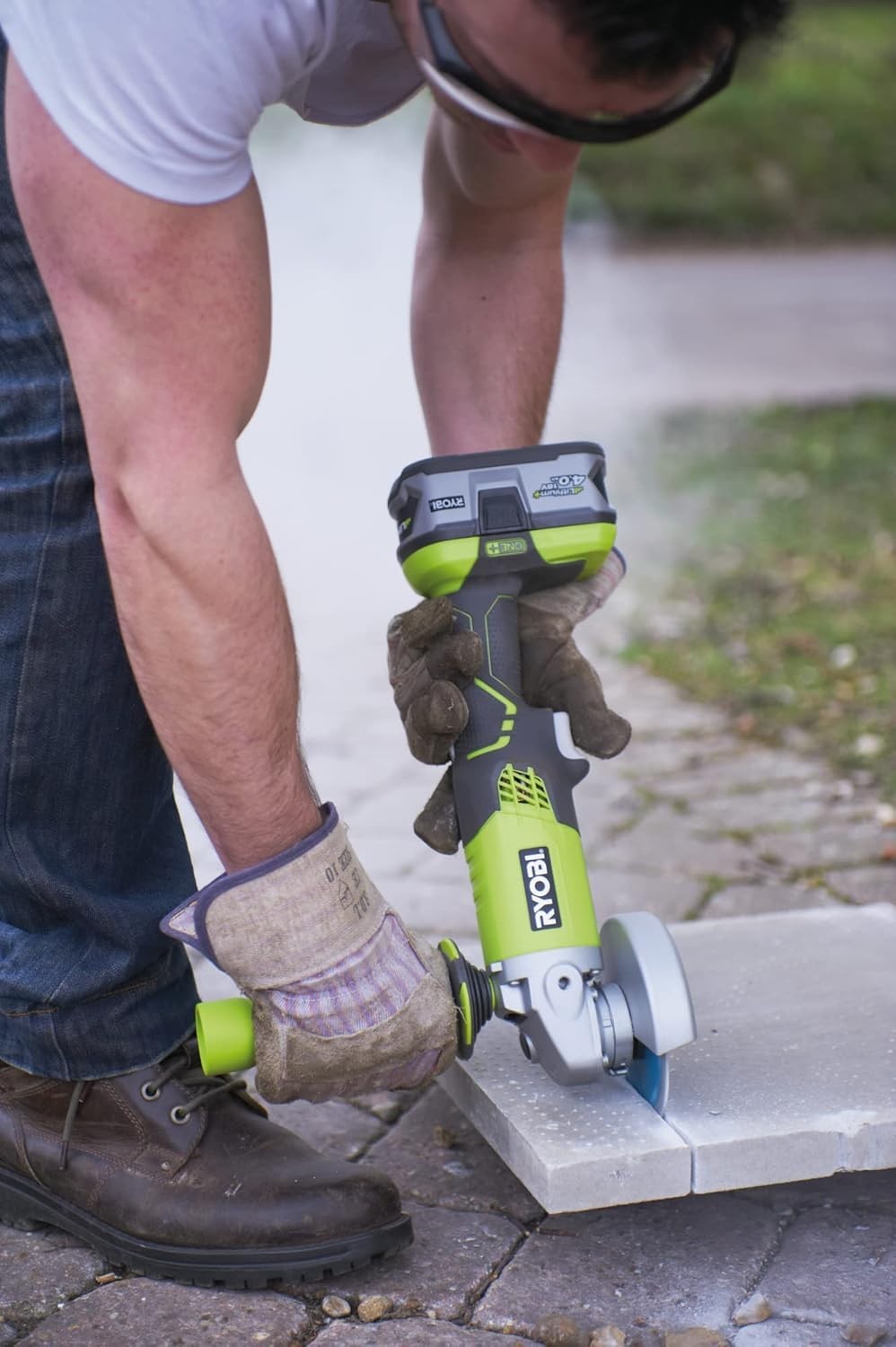 Versatile Battery-Powered Angle Grinder 18V - Lightweight & Durable Metal Design