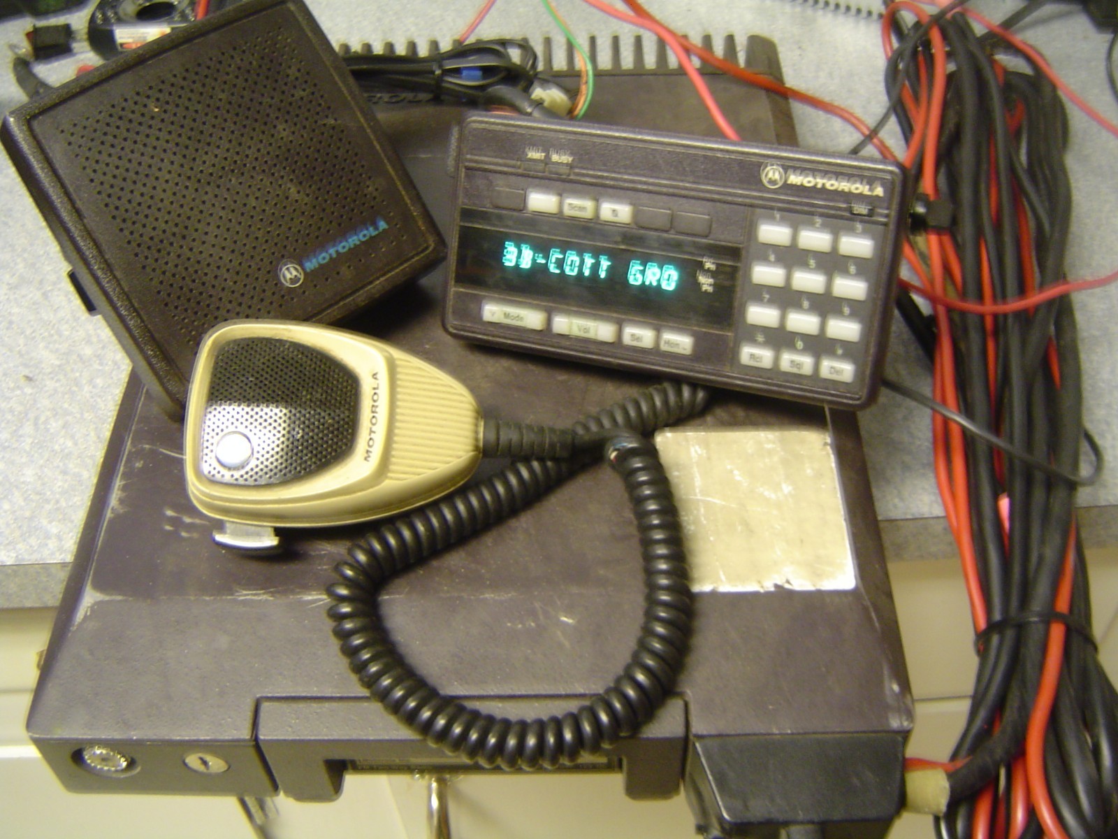 MOTOROLA SYNTOR X9000 UHF RADIO 100W  450-470 MHz TESTED