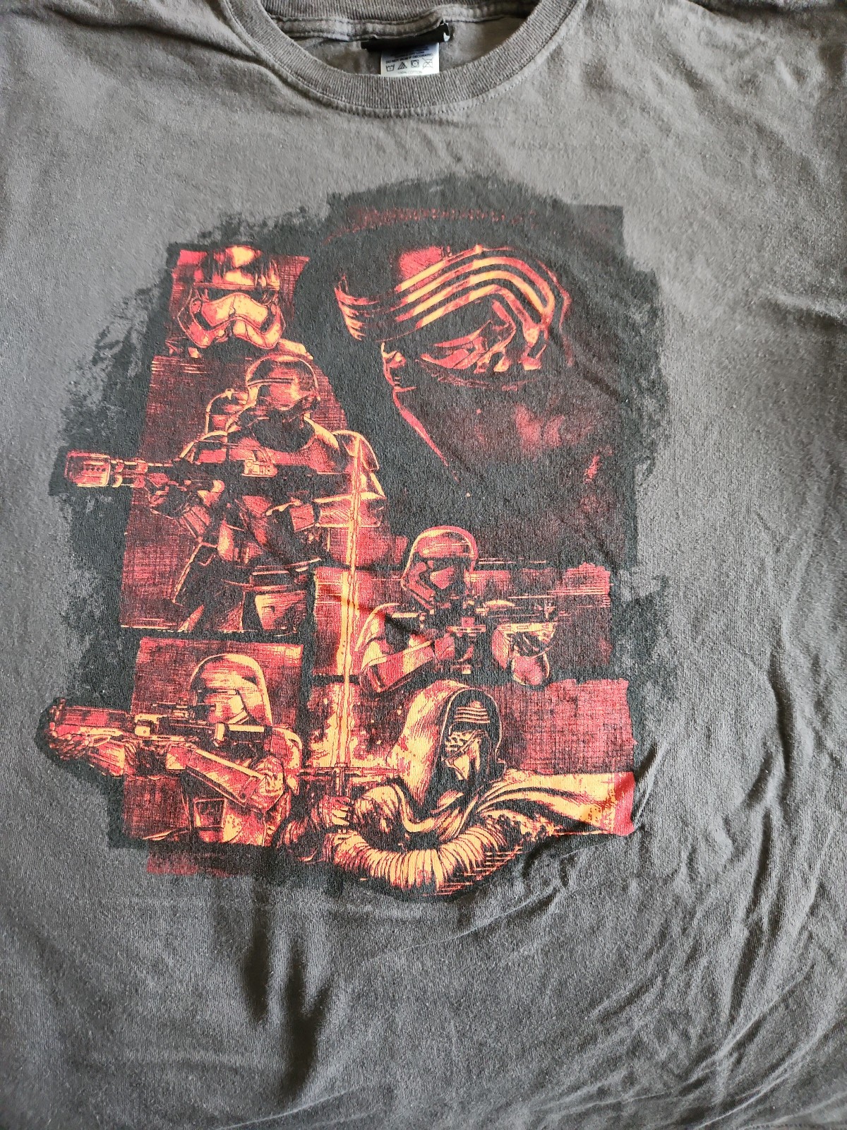 Star Wars Used T-Shirt - Size XL Extra Large - The Force Awakens Dark Side