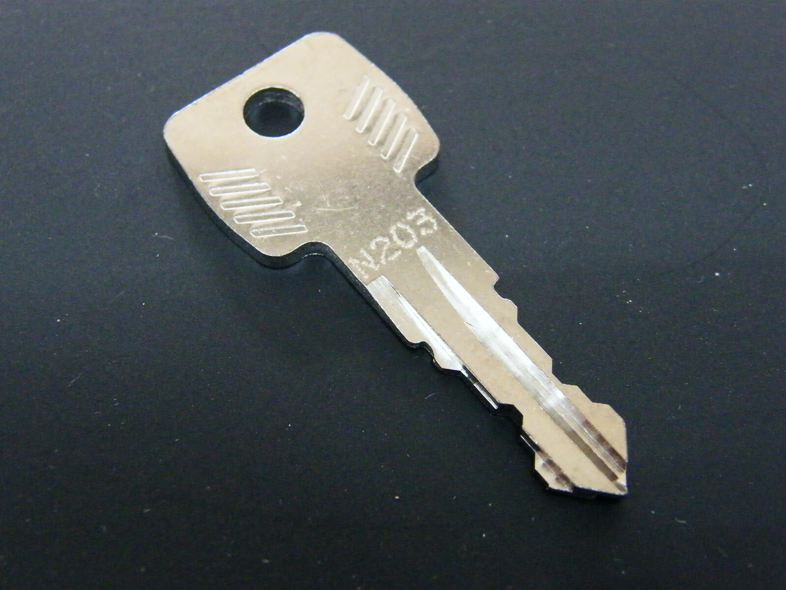 Thule Key N203 N 203 Replacement Key for Rear Rack Roof Boxes Roof Rack