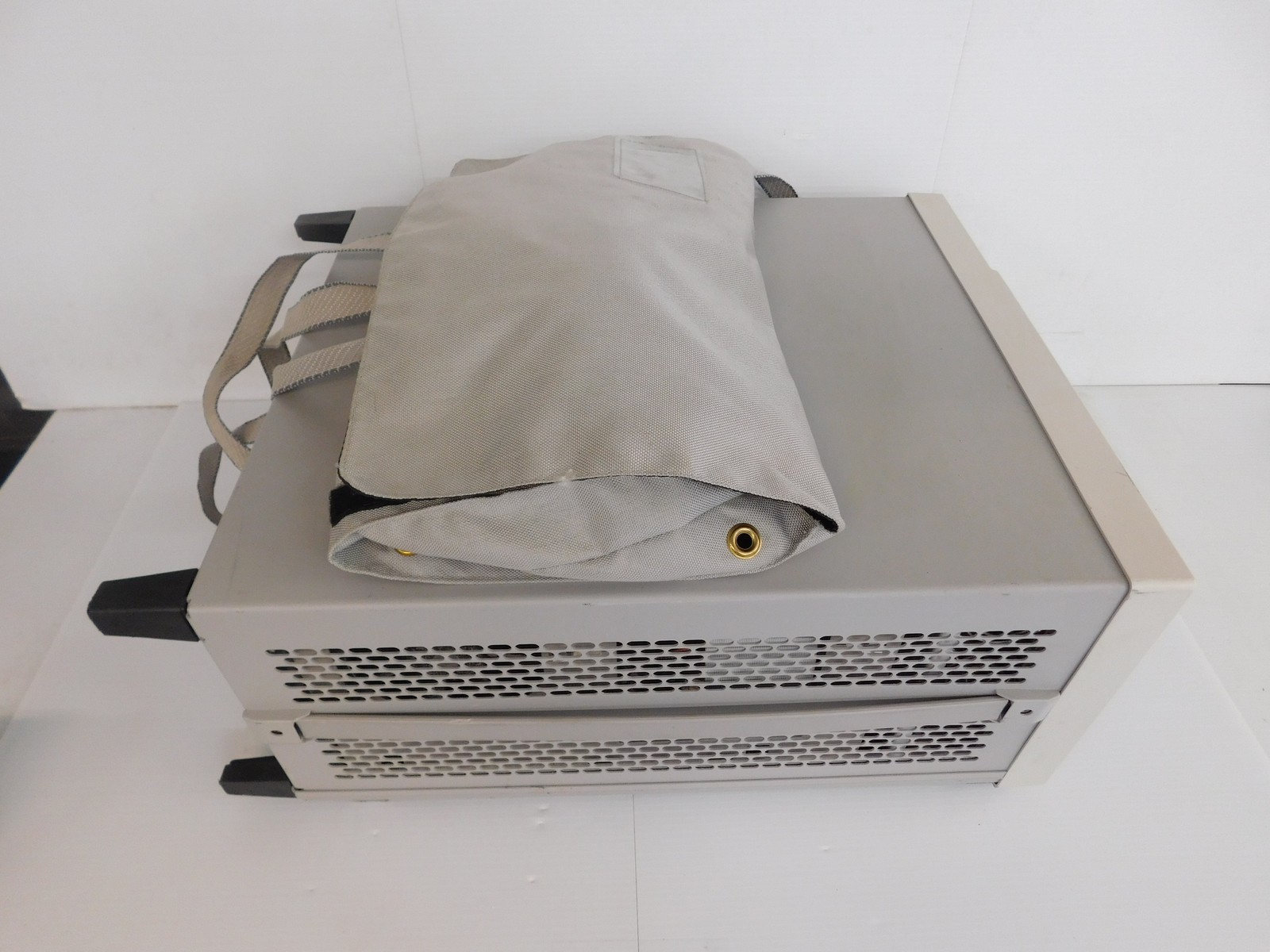 AGILENT 16702B LOGIC ANALYSIS SYSTEM W/ 16710A 8KSA ANALYZER (PPS85)