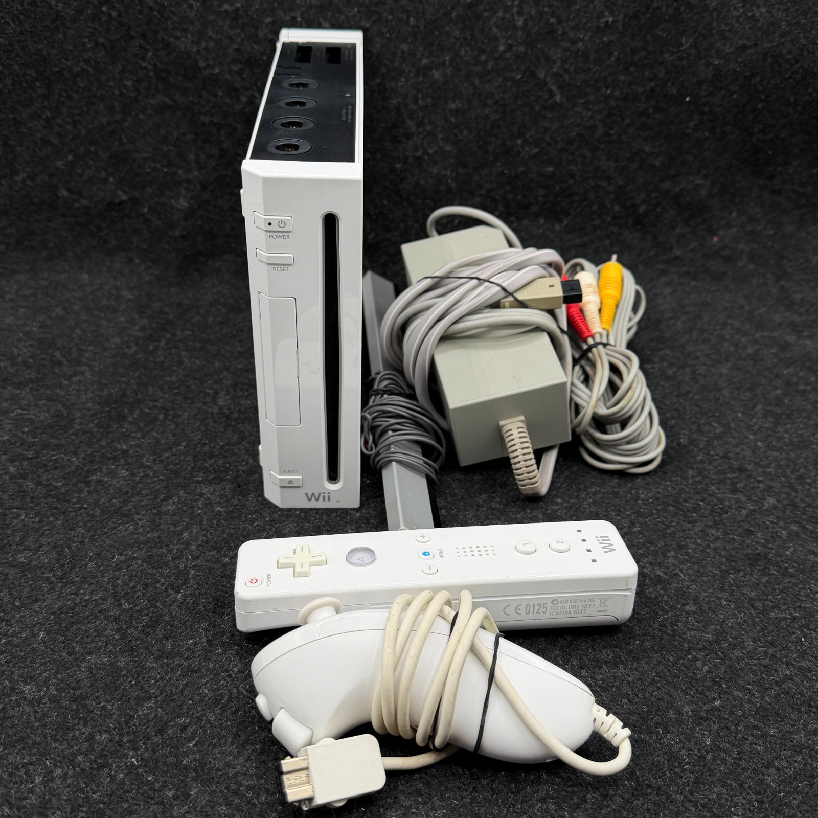 Nintendo Wii Video Game Console and Stand RVL-001 (USA)  White Tested & Working
