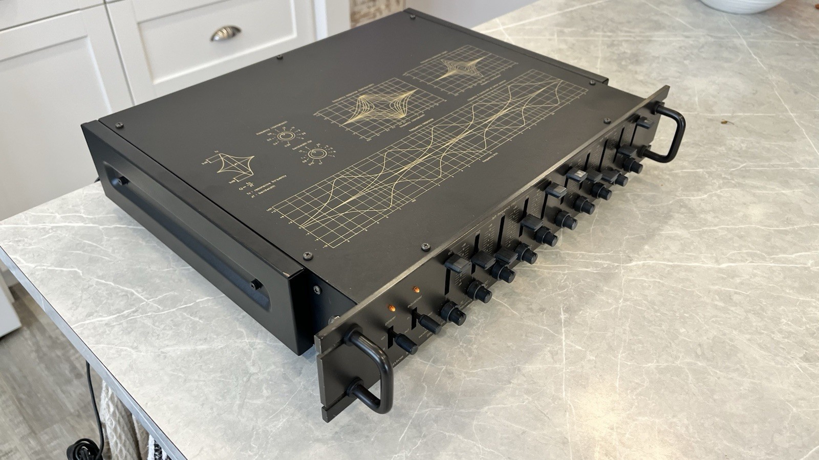 TECHNICS 10E SH-9010 E FREQUENCY EQUALIZER perfect working 120v 17 3/4 WIDE