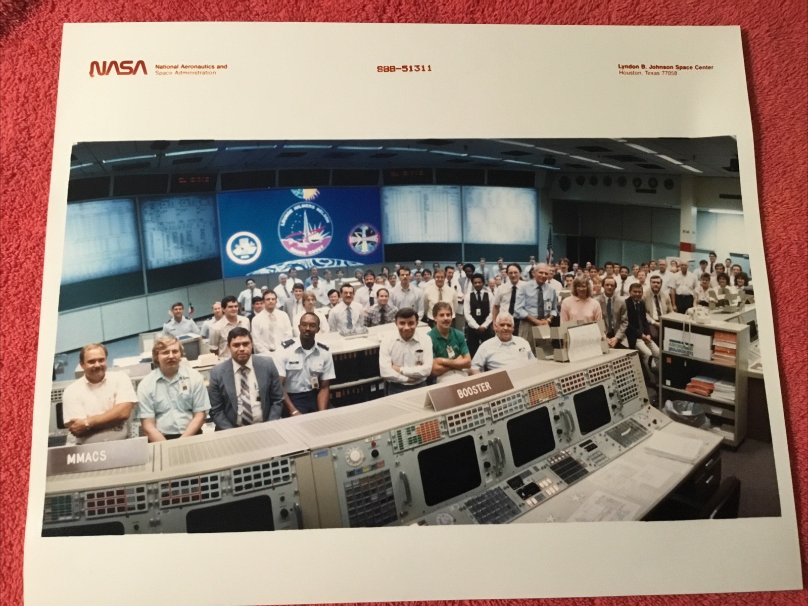 VINTAGE NASA RED NUMBER S88-51311 PHOTOGRAPH MISSION CONTROL JSC STS-26