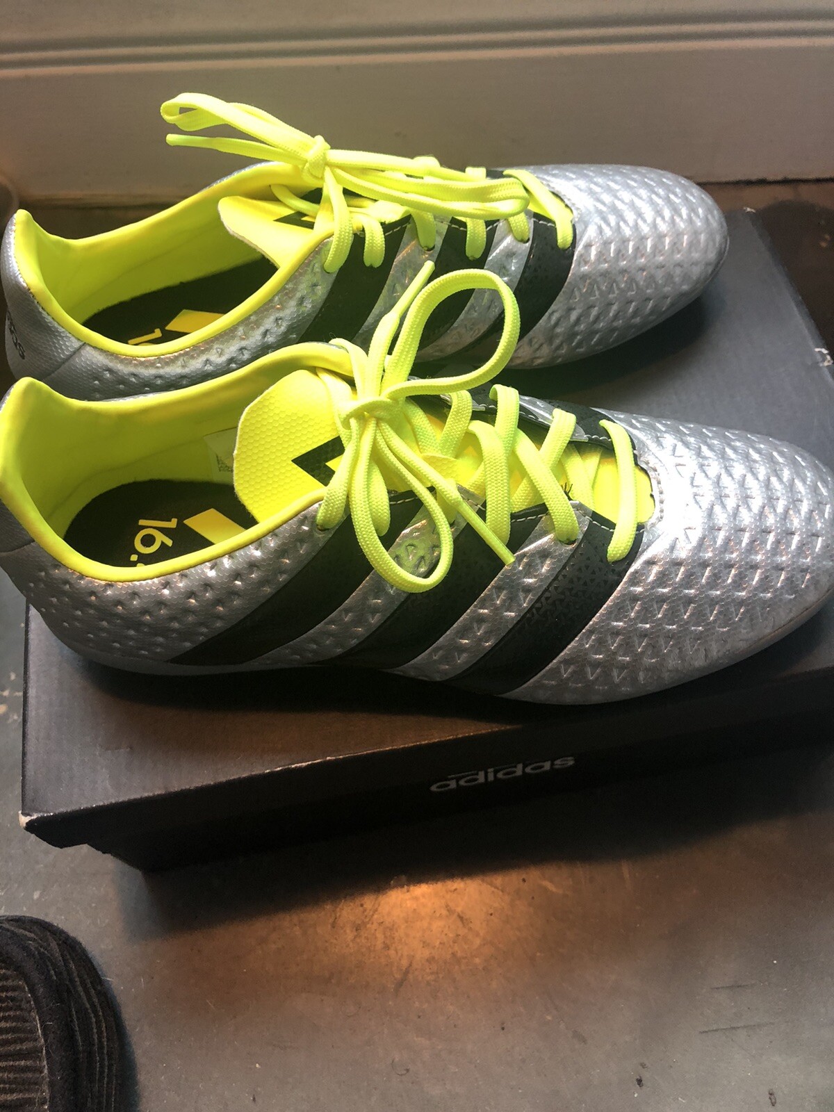 Adidas Ace 16.4 youth Soccer Shoe 4 1/2
