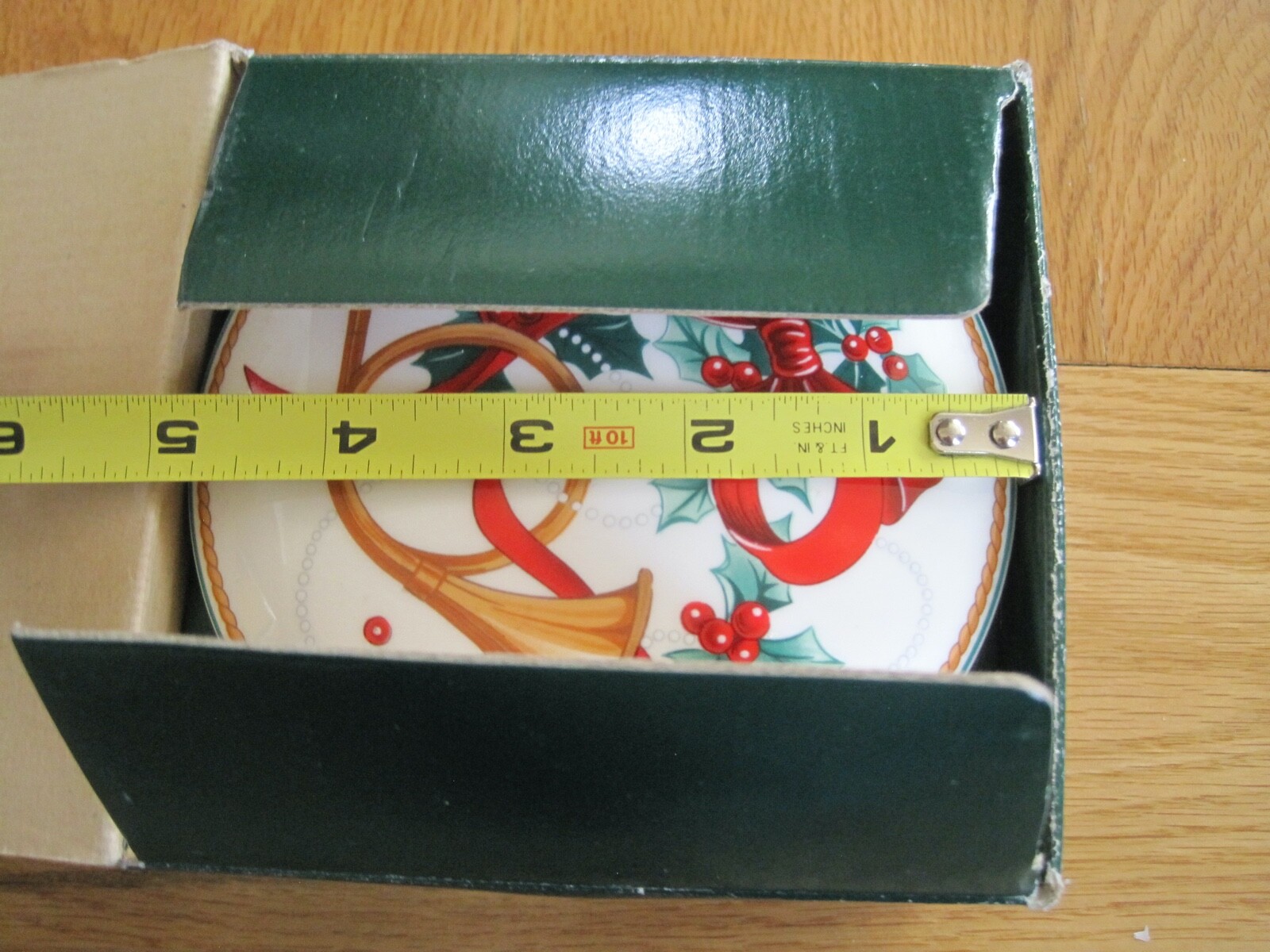 Mikasa Christmas Round Covered Box